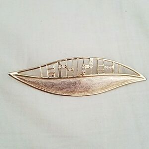 JJ Designs Gold Tone Pin Brooch with Cubic Zirconia Rhinestones Elegant Jewelry